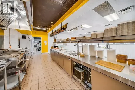 1705 Wyandotte Street West Windsor ON N9J 1A5