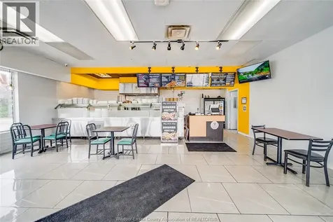 1705 Wyandotte Street West Windsor ON N9J 1A5