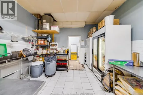 1705 Wyandotte Street West Windsor ON N9J 1A5