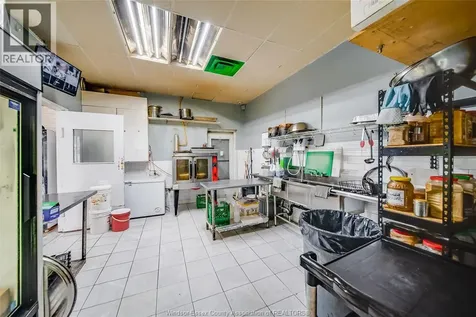 1705 Wyandotte Street West Windsor ON N9J 1A5