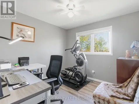 6 Springhill Road Mckellar ON P0G 1C0