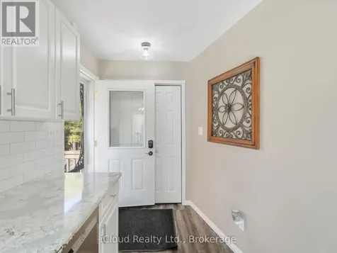 6 Springhill Road Mckellar ON P0G 1C0