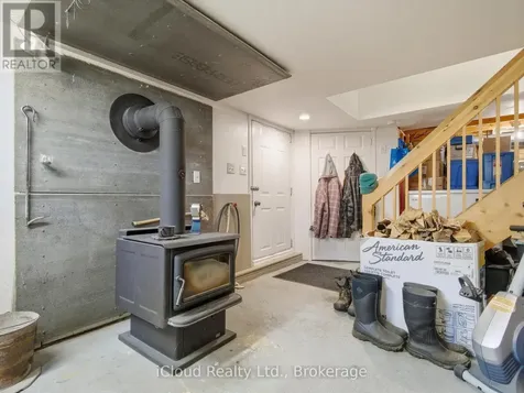 6 Springhill Road Mckellar ON P0G 1C0