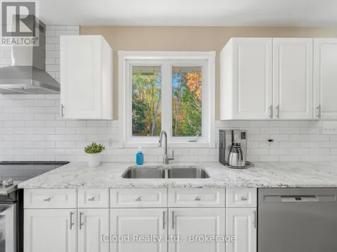 6 Springhill Road Mckellar ON P0G 1C0