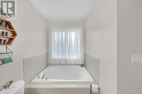 16 Treetops Boulevard New Tecumseth ON L9R 0M3