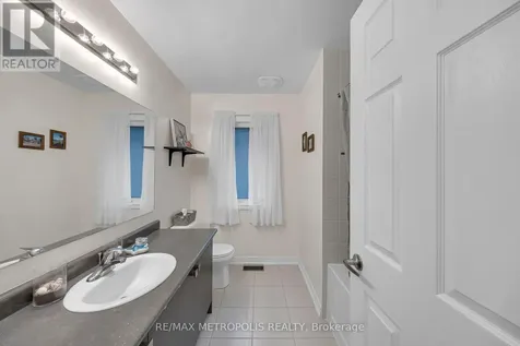 16 Treetops Boulevard New Tecumseth ON L9R 0M3
