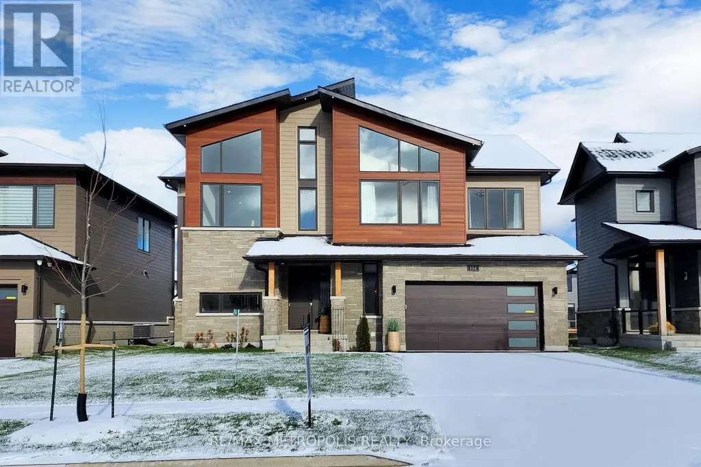 104 Stoneleigh Drive Blue Mountains ON L9Y 0V1