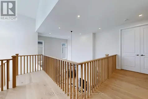 104 Stoneleigh Drive Blue Mountains ON L9Y 0V1