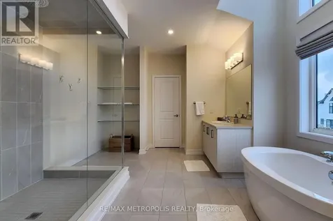 104 Stoneleigh Drive Blue Mountains ON L9Y 0V1