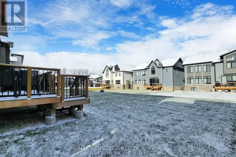 104 Stoneleigh Drive Blue Mountains ON L9Y 0V1