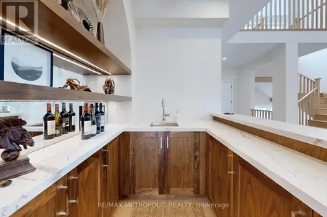 104 Stoneleigh Drive Blue Mountains ON L9Y 0V1