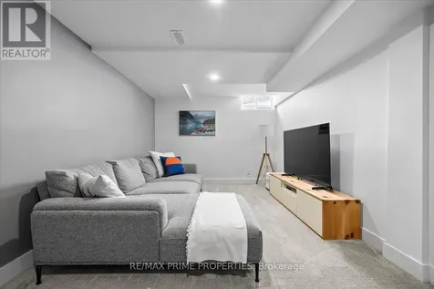 1535 Kamouraska Circle Ottawa ON K1C 3J1