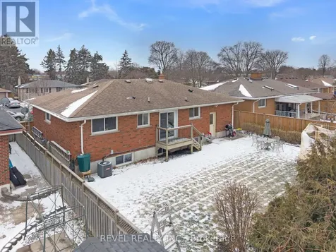 26 Wiltshire Drive Brantford ON N3R 5A9