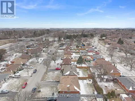 26 Wiltshire Drive Brantford ON N3R 5A9