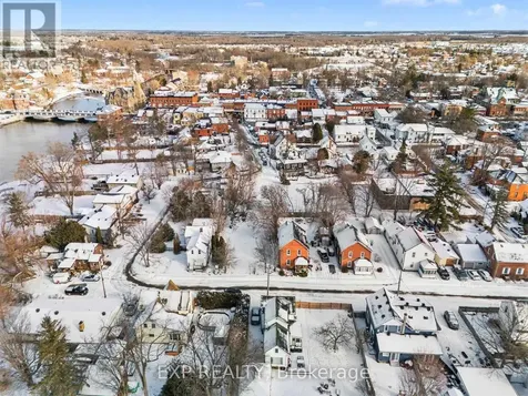 42 Allan Street Carleton Place ON K7C 1T3