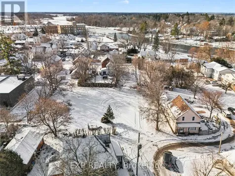 42 Allan Street Carleton Place ON K7C 1T3