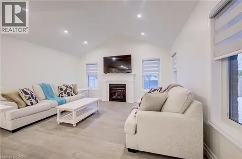 4 Livingston Drive Tillsonburg ON N4G 0J3