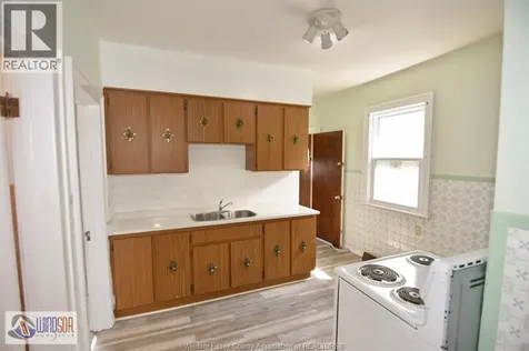 558 Elm Windsor ON N9A 5H2