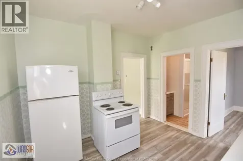 558 Elm Windsor ON N9A 5H2