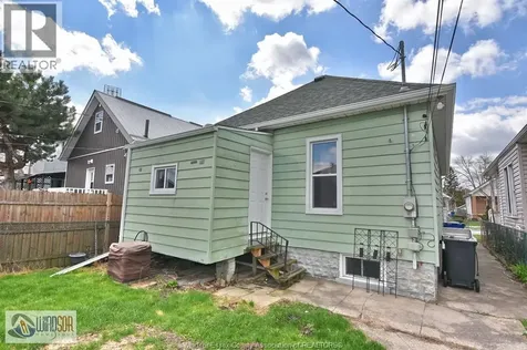 558 Elm Windsor ON N9A 5H2