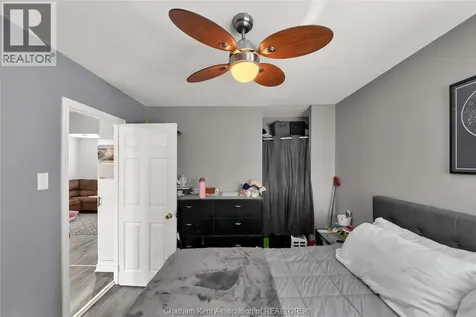 14 Mcnaughton Avenue Wallaceburg ON N8A 1R8