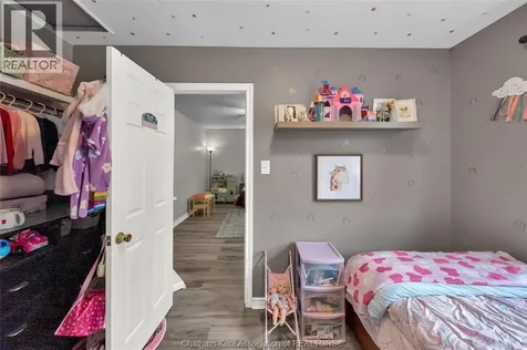 14 Mcnaughton Avenue Wallaceburg ON N8A 1R8