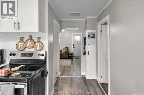 14 Mcnaughton Avenue Wallaceburg ON N8A 1R8