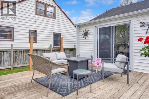 14 Mcnaughton Avenue Wallaceburg ON N8A 1R8