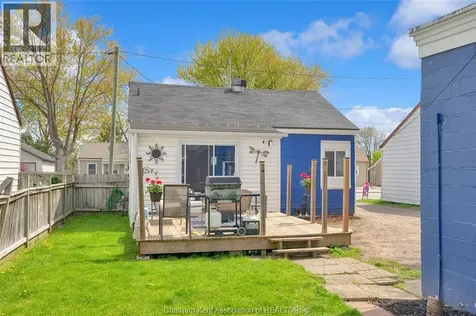14 Mcnaughton Avenue Wallaceburg ON N8A 1R8