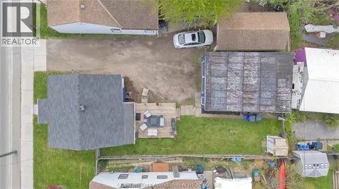 14 Mcnaughton Avenue Wallaceburg ON N8A 1R8