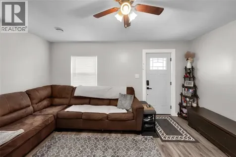 14 Mcnaughton Avenue Wallaceburg ON N8A 1R8