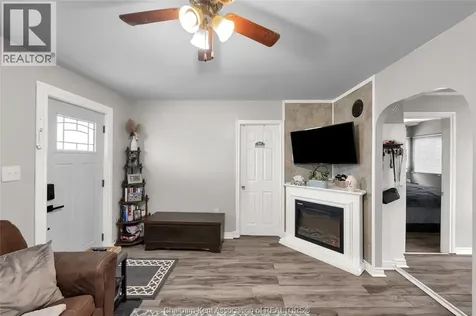 14 Mcnaughton Avenue Wallaceburg ON N8A 1R8
