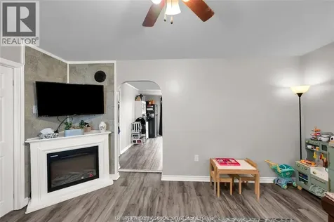 14 Mcnaughton Avenue Wallaceburg ON N8A 1R8