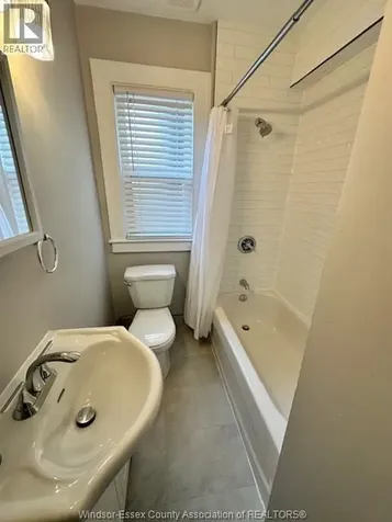 1179 Howard Avenue Windsor ON N9A 1S6