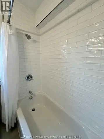 1179 Howard Avenue Windsor ON N9A 1S6