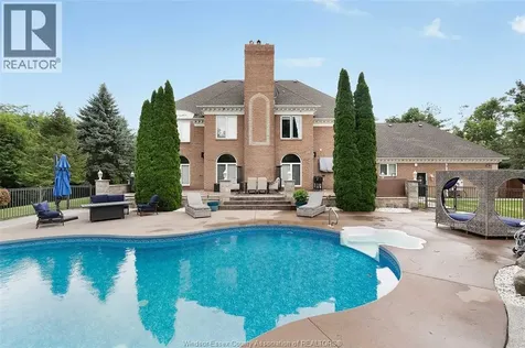 7566 Howard Avenue Amherstburg ON N0R 1J0