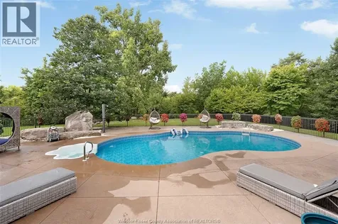 7566 Howard Avenue Amherstburg ON N0R 1J0