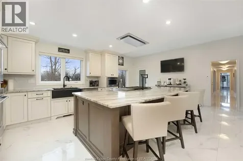 7566 Howard Avenue Amherstburg ON N0R 1J0