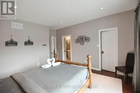 15 30th Street North Wasaga Beach ON L9Z 2C8