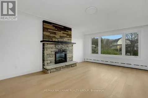 269 Michel Circle Ottawa ON K1L 7P4