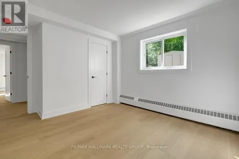 269 Michel Circle Ottawa ON K1L 7P4