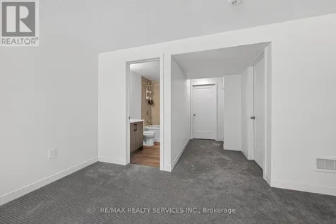 95 Queensbrook Crescent Cambridge ON N1S 0E4
