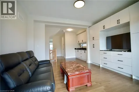 559 Balsam Poplar Street Waterloo ON N2V 0H8