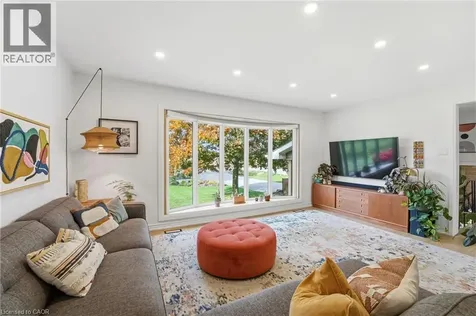 348 Sydenham Road Dundas ON L9H 5E2