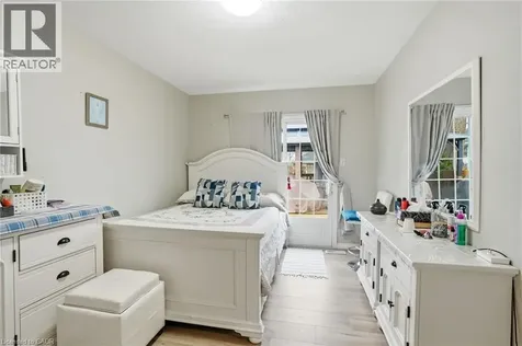 19 Dundas Street West Paris ON N3L 1E9