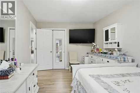 19 Dundas Street West Paris ON N3L 1E9