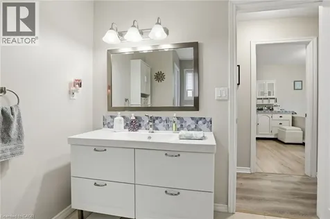 19 Dundas Street West Paris ON N3L 1E9