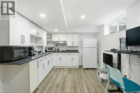 19 Dundas Street West Paris ON N3L 1E9