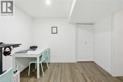 19 Dundas Street West Paris ON N3L 1E9