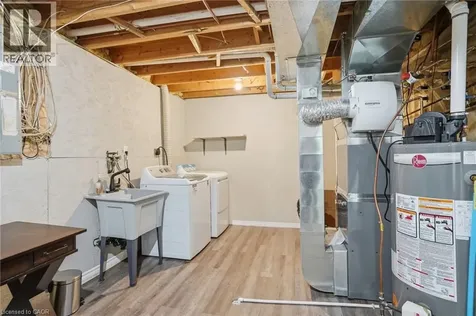 19 Dundas Street West Paris ON N3L 1E9